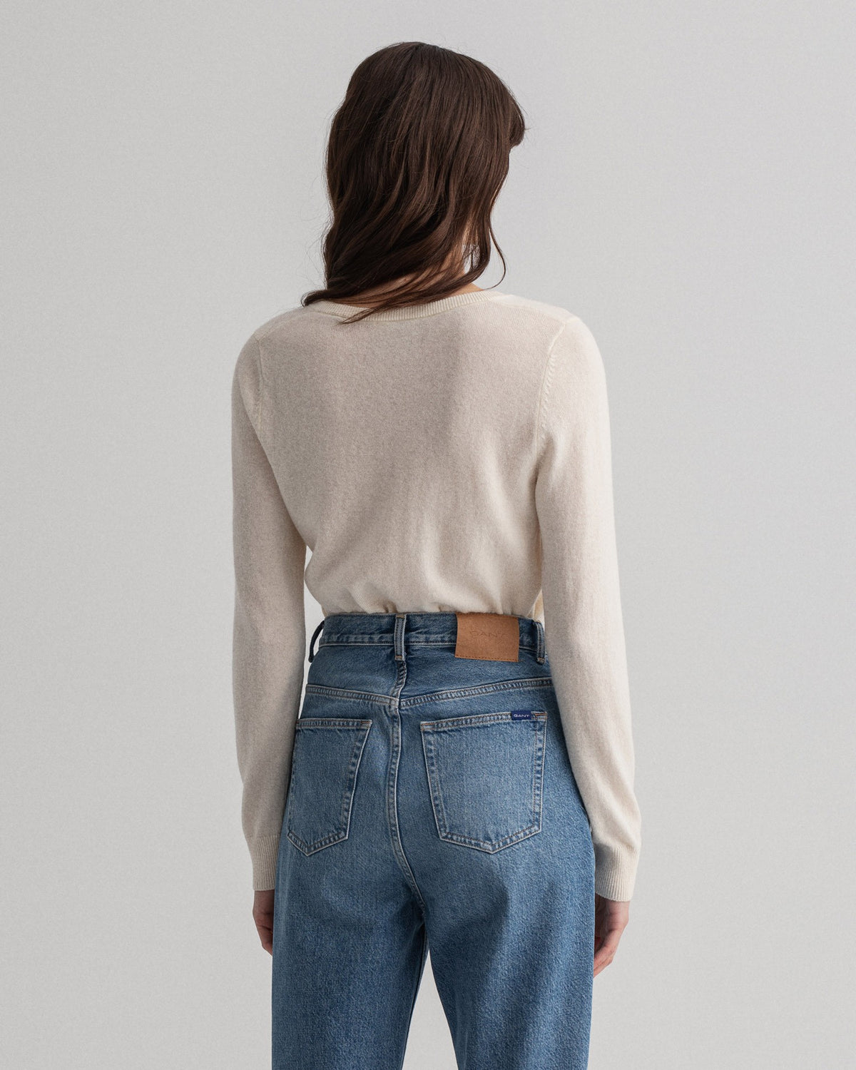 Pulover com decote em V em lã extrafina - GANT