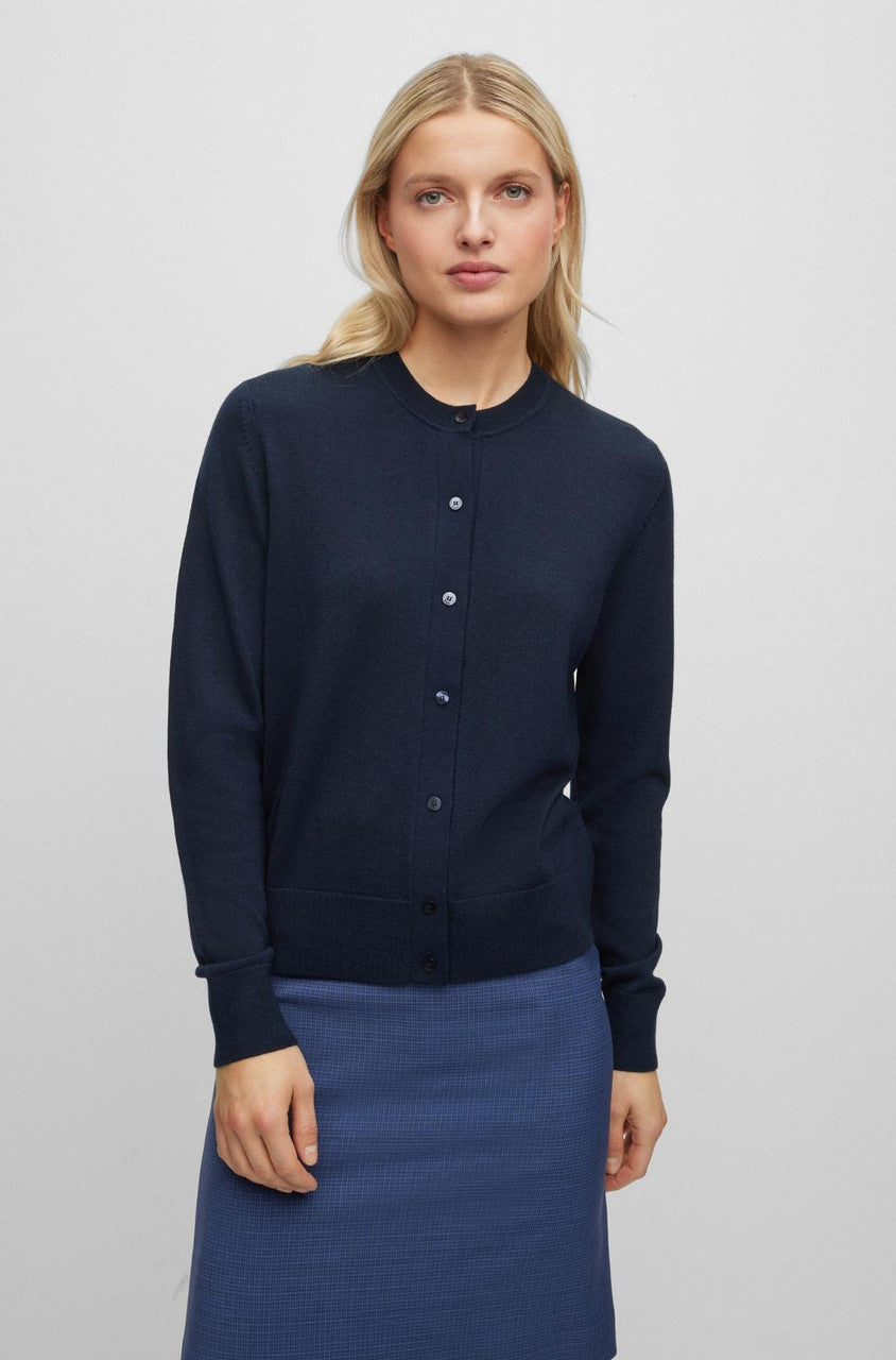 Casaco de lã merino com botões