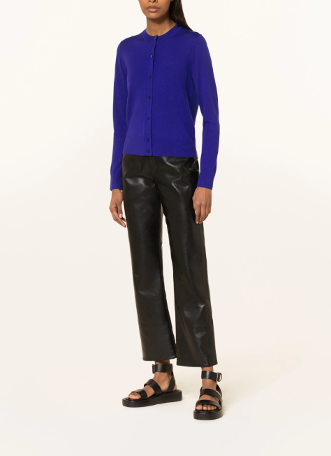 Casaco de lã merino com botões