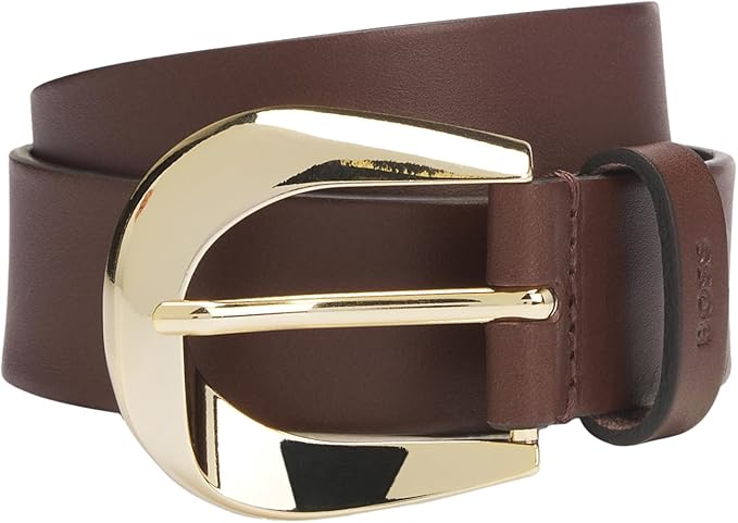 Cinto em pele com fivela dourada