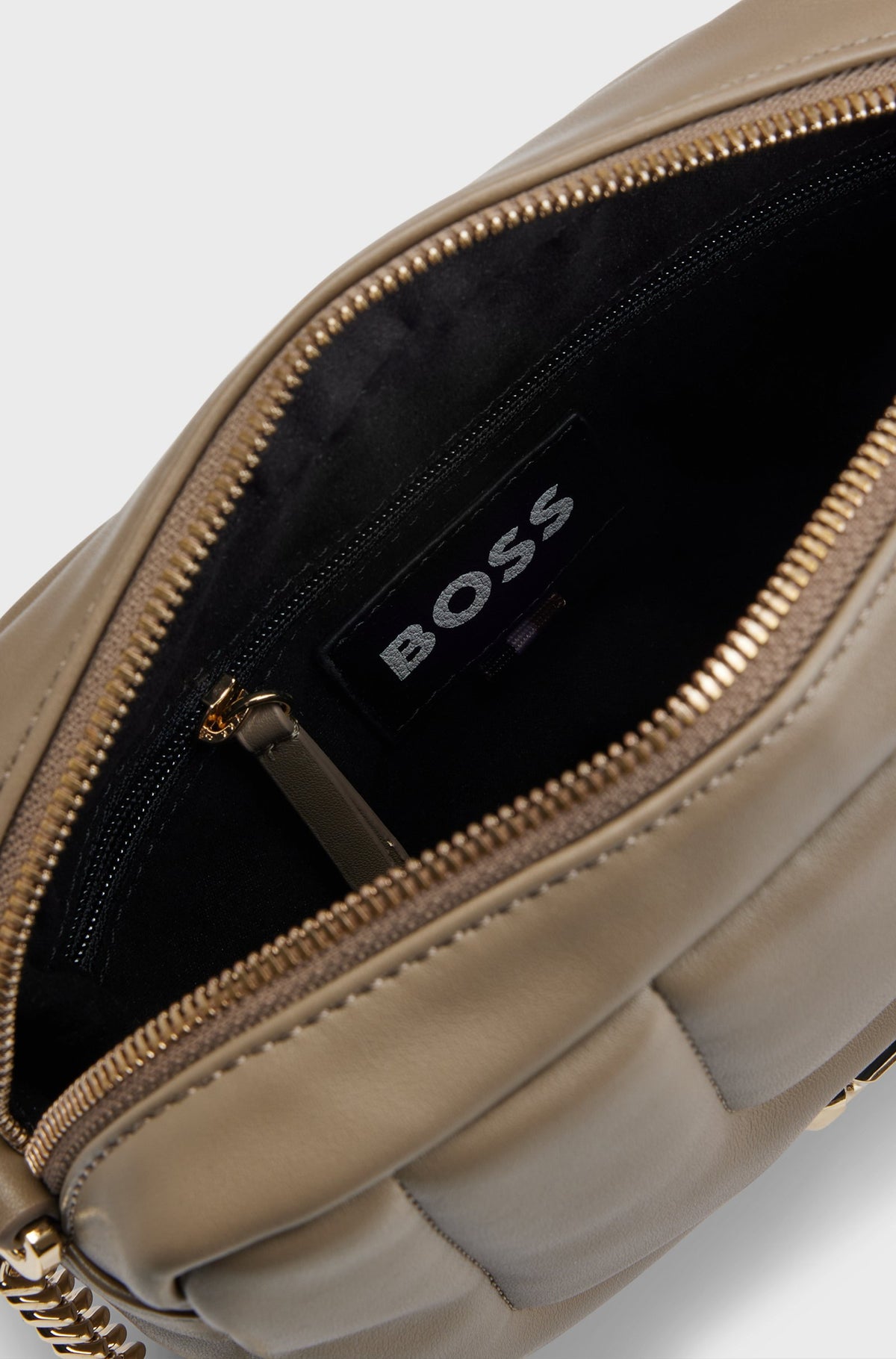 Mala a tiracolo acolchoada com monograma Double B