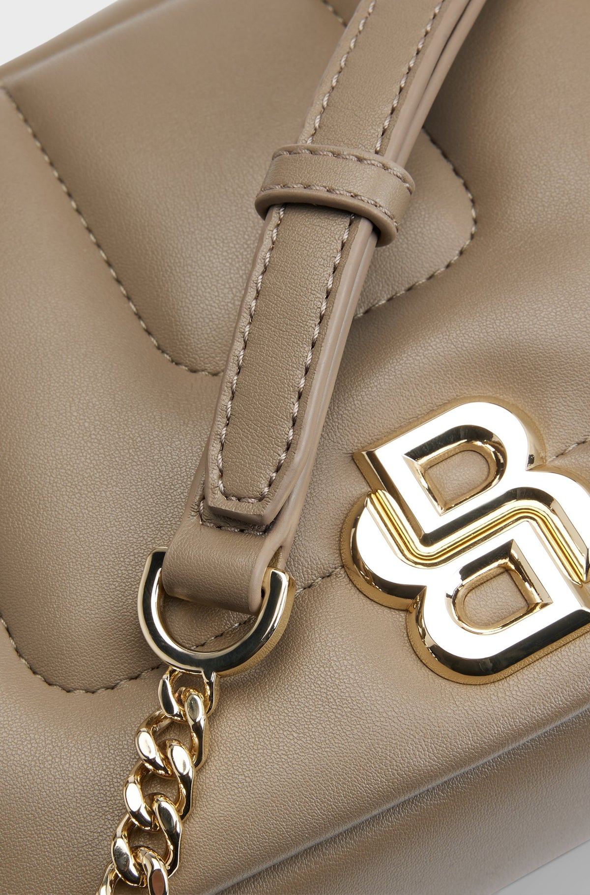 Mala a tiracolo acolchoada com monograma Double B