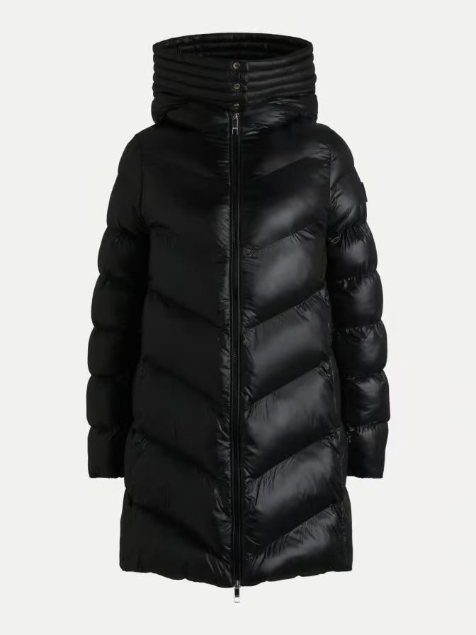 Casaco acolchoado e repelente à água com acabamentos polidos