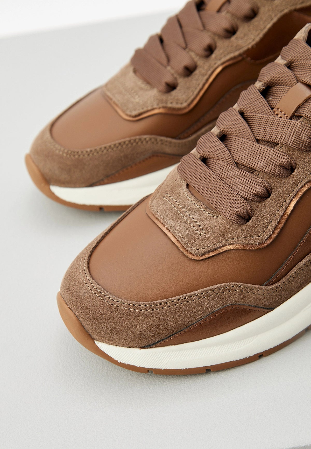 Sapatilhas com acabamento em camurça com logótipo BOSS