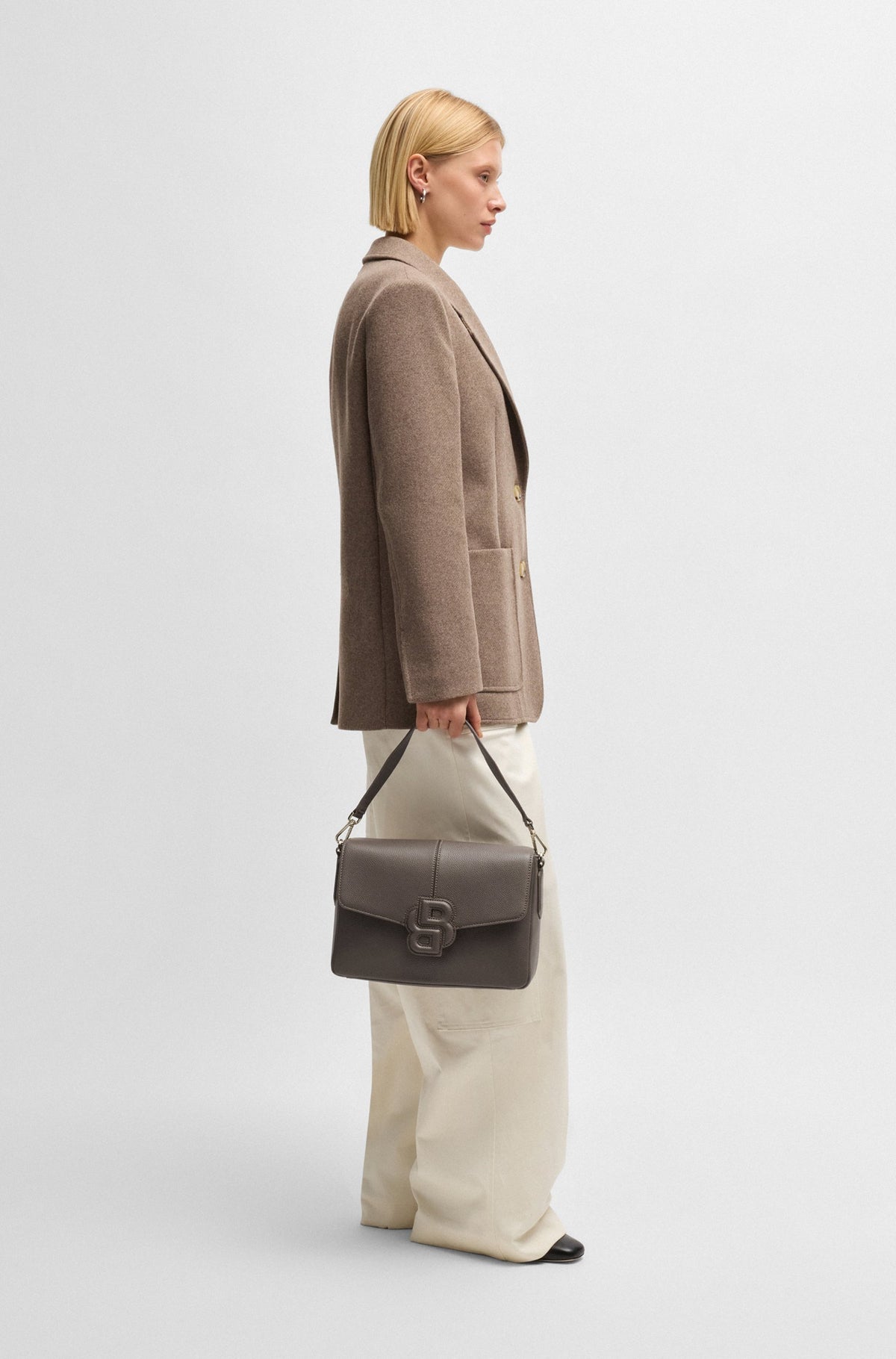 Mala em pele sintética granulada com monograma Double B