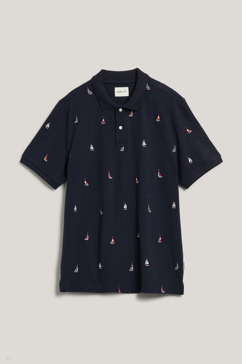 Polo com barcos bordados