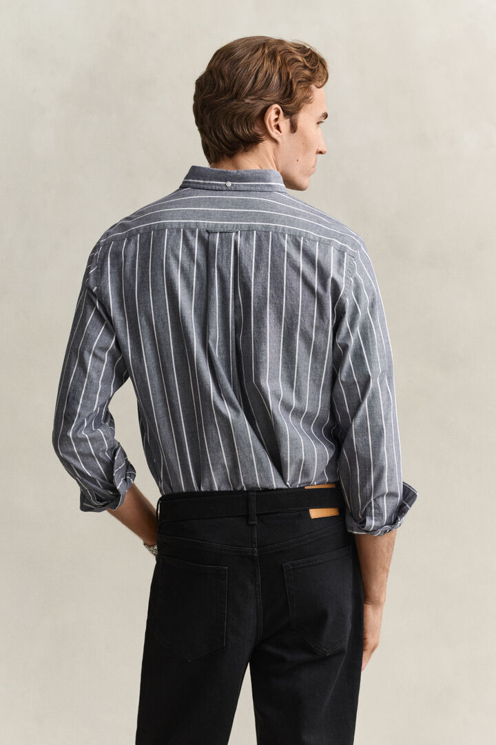 Camisa em popelina e mistura de tecidos às riscas