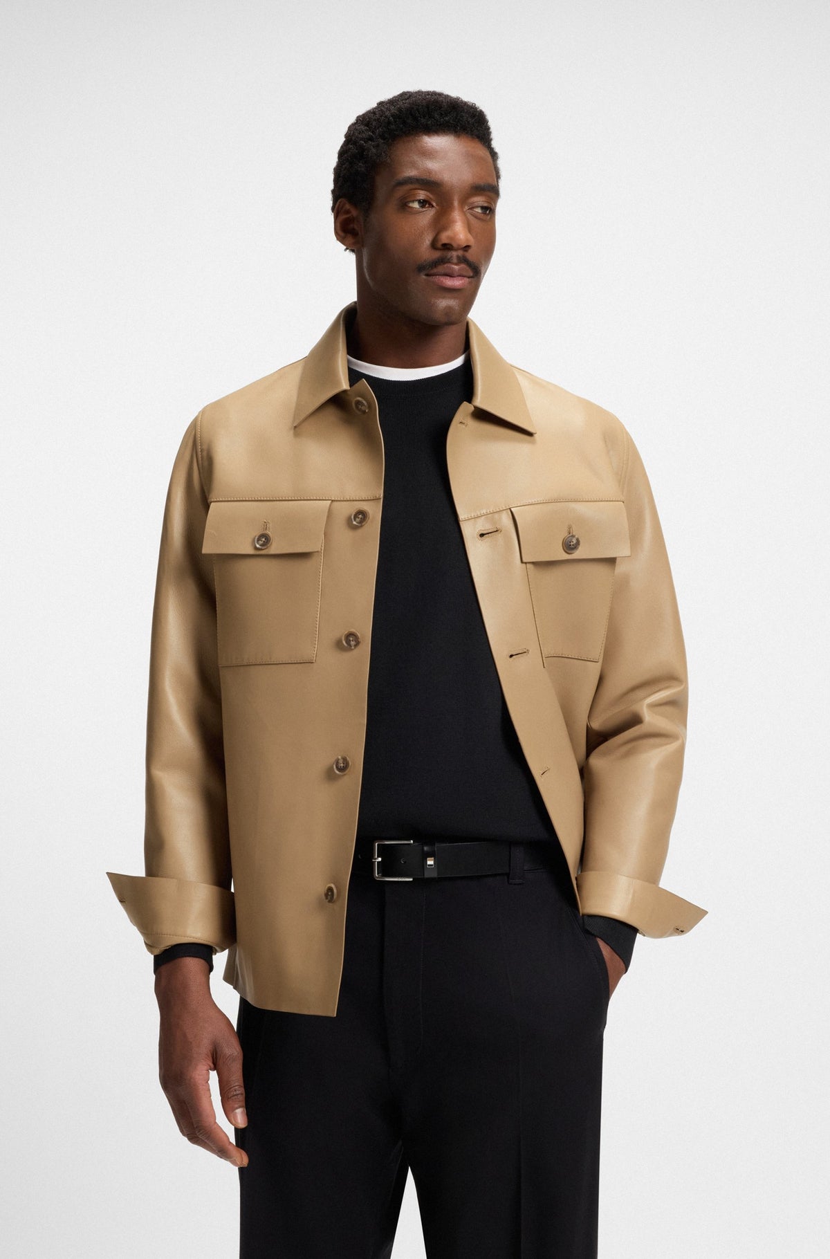 Cinto de pele italiana com presilha com risca característica