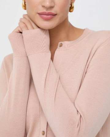 Casaco de lã merino com botões