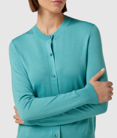 Casaco de lã merino com botões