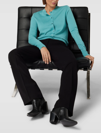 Casaco de lã merino com botões