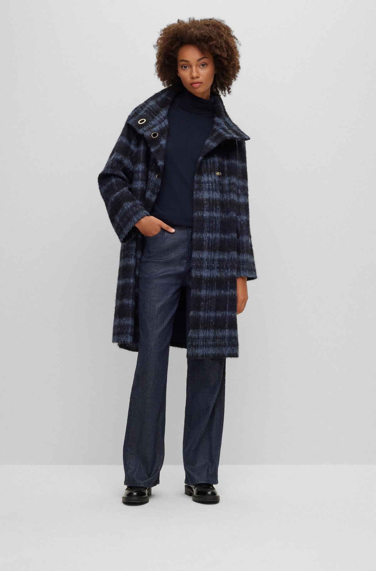 Camisola de gola alta em lã virgem