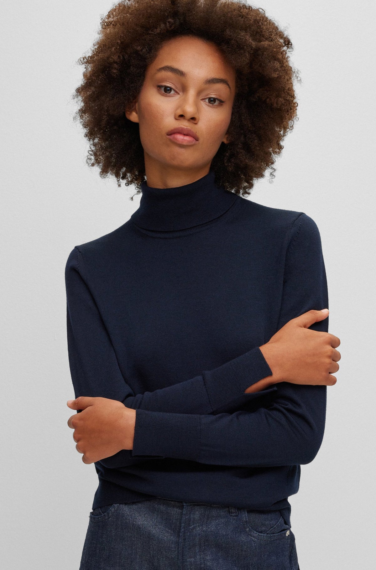 Camisola de gola alta em lã virgem