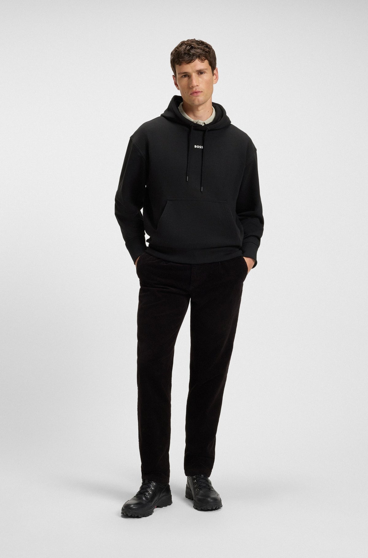 Camisola com capuz em velo feito de terry de algodão com o logótipo contrastante