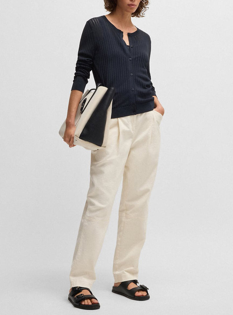 Casaco de malha perfurada