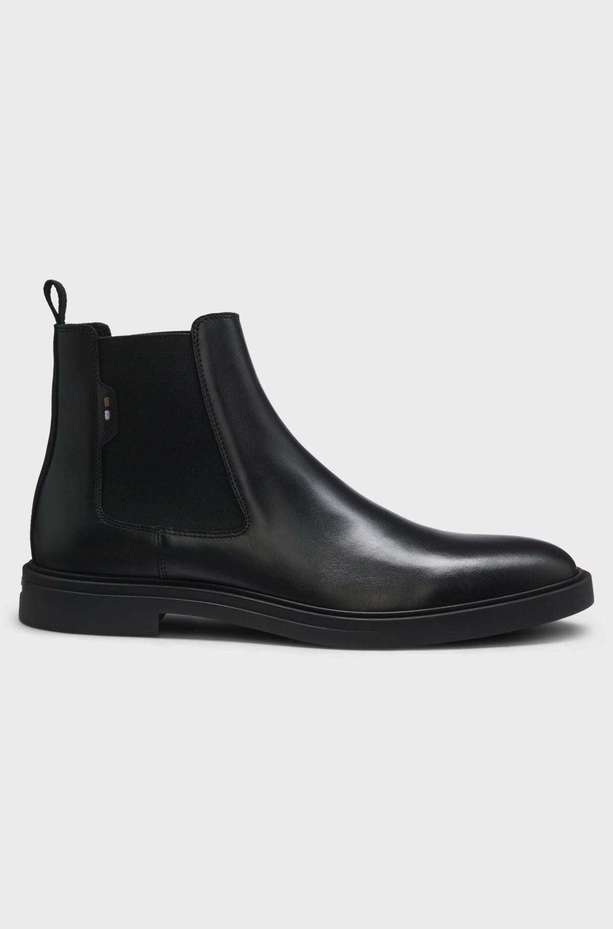 Botas Chelsea em pele polida com costuras de assinatura