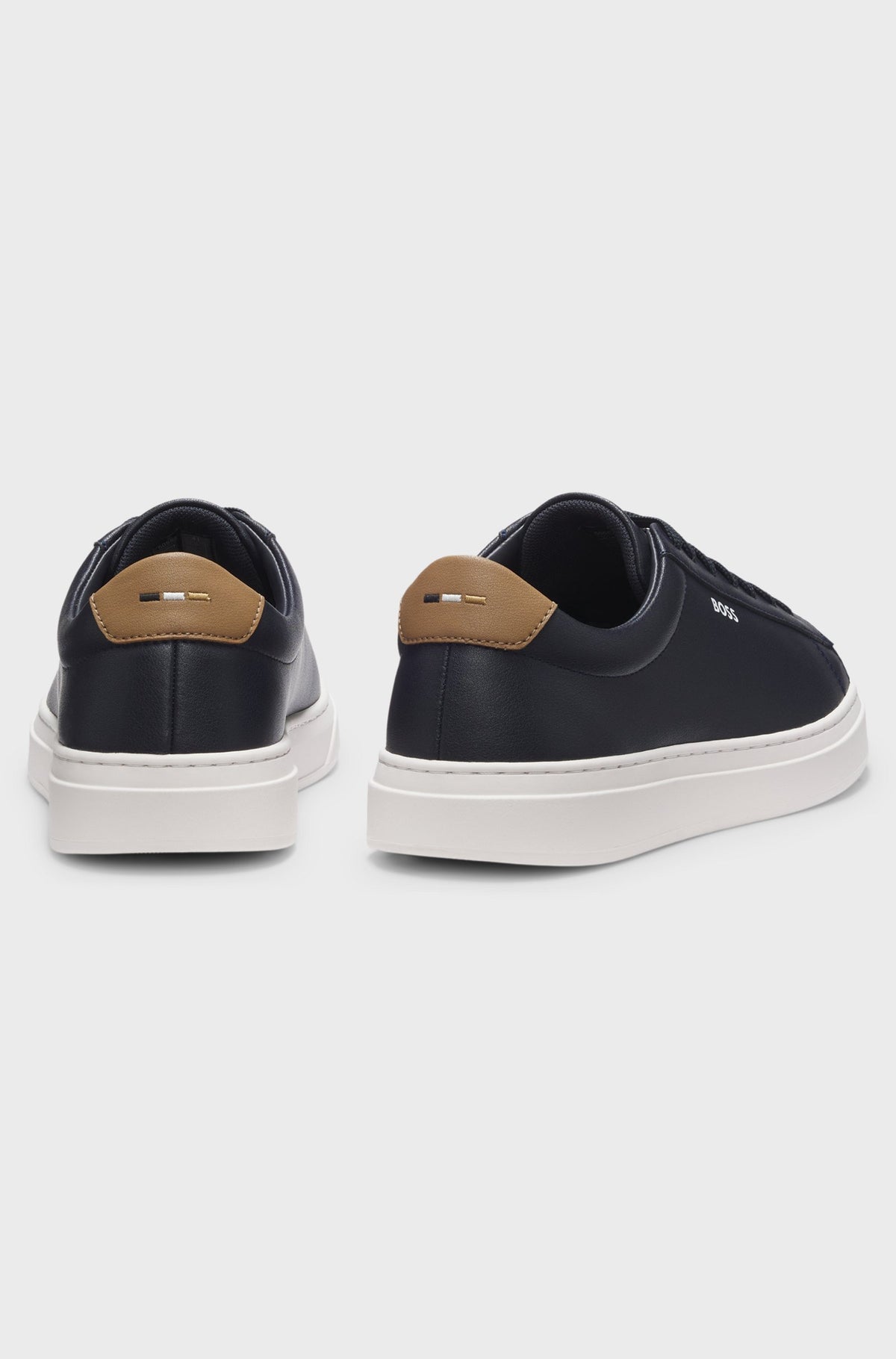 Sapatilhas de estilo cupsole em pele com pesponto da risca de assinatura