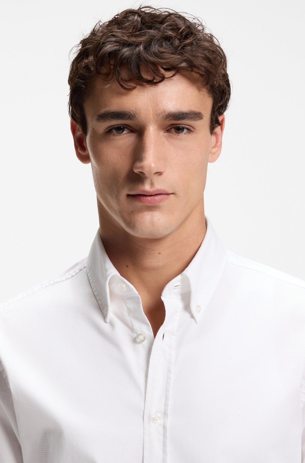 Camisa regular fit em algodão elástico