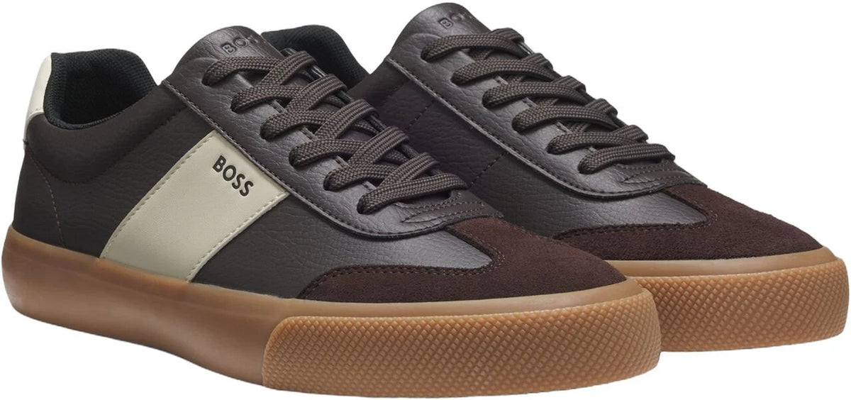 Sapatilhas em pele sintética granulada com acabamentos em pele