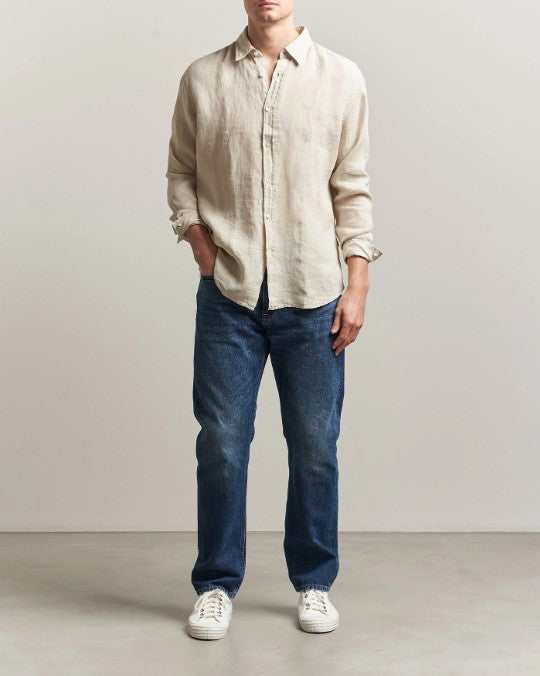 Camisa de corte regular em linho
