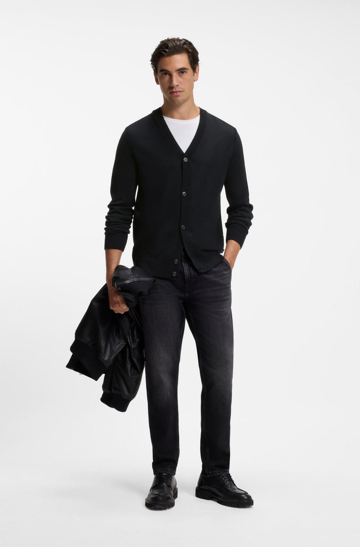 Cardigan com gola em V confeccionado em mistura de lã virgem