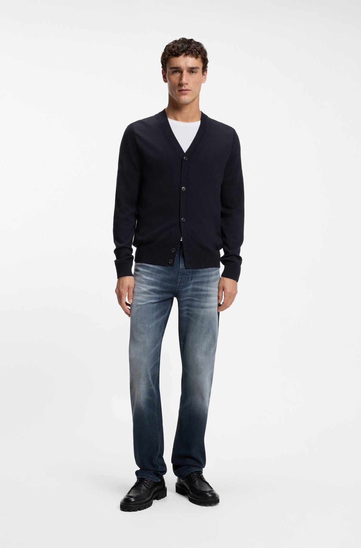 Cardigan com gola em V confeccionado em mistura de lã virgem