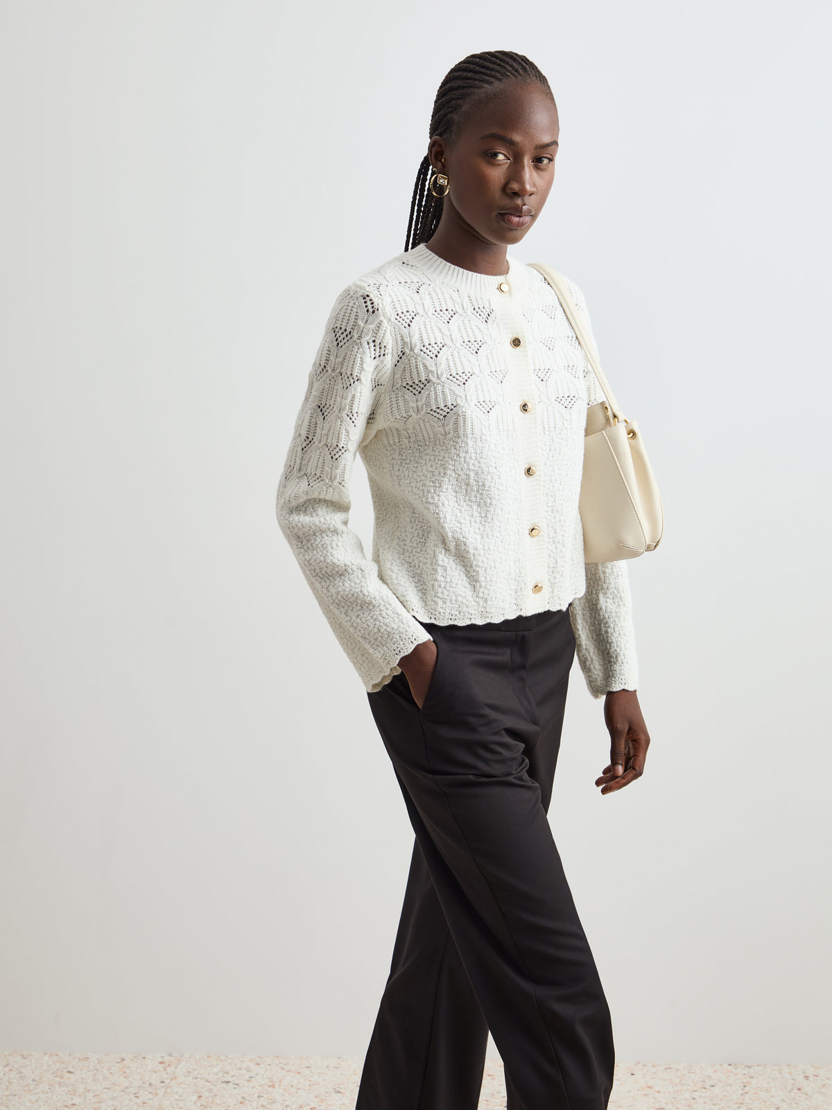 Casaco Tricotado com Botões Dourados - DECENIO