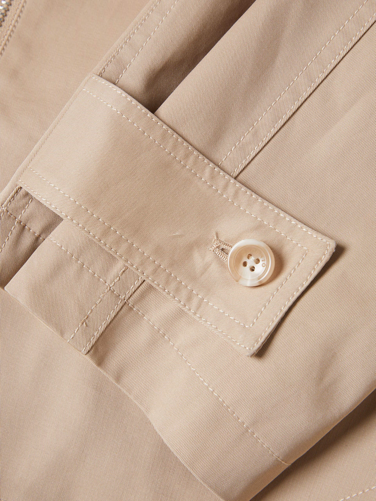 Parka curta com capuz amovível