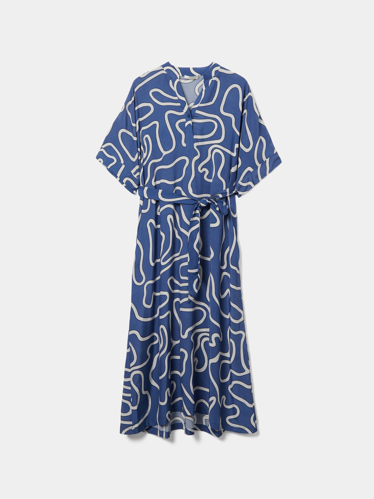 Vestido camiseiro com padrão e cinto
