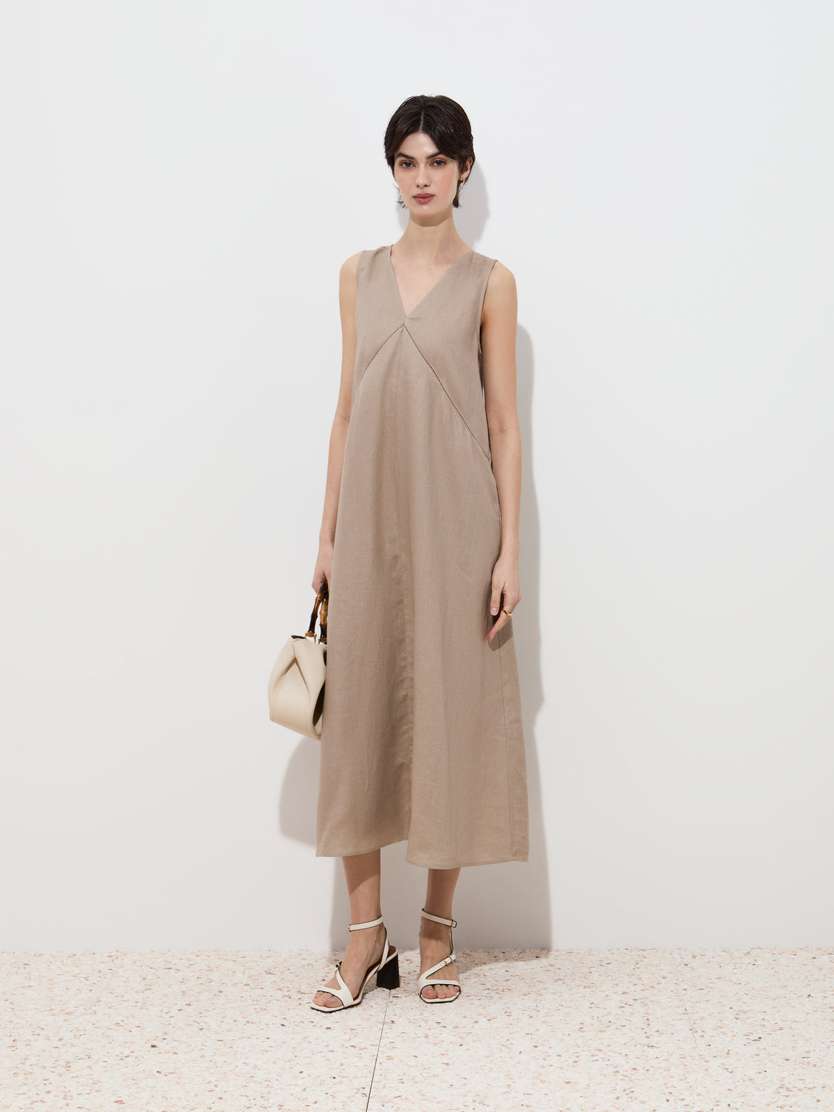 Vestido em linho sem mangas