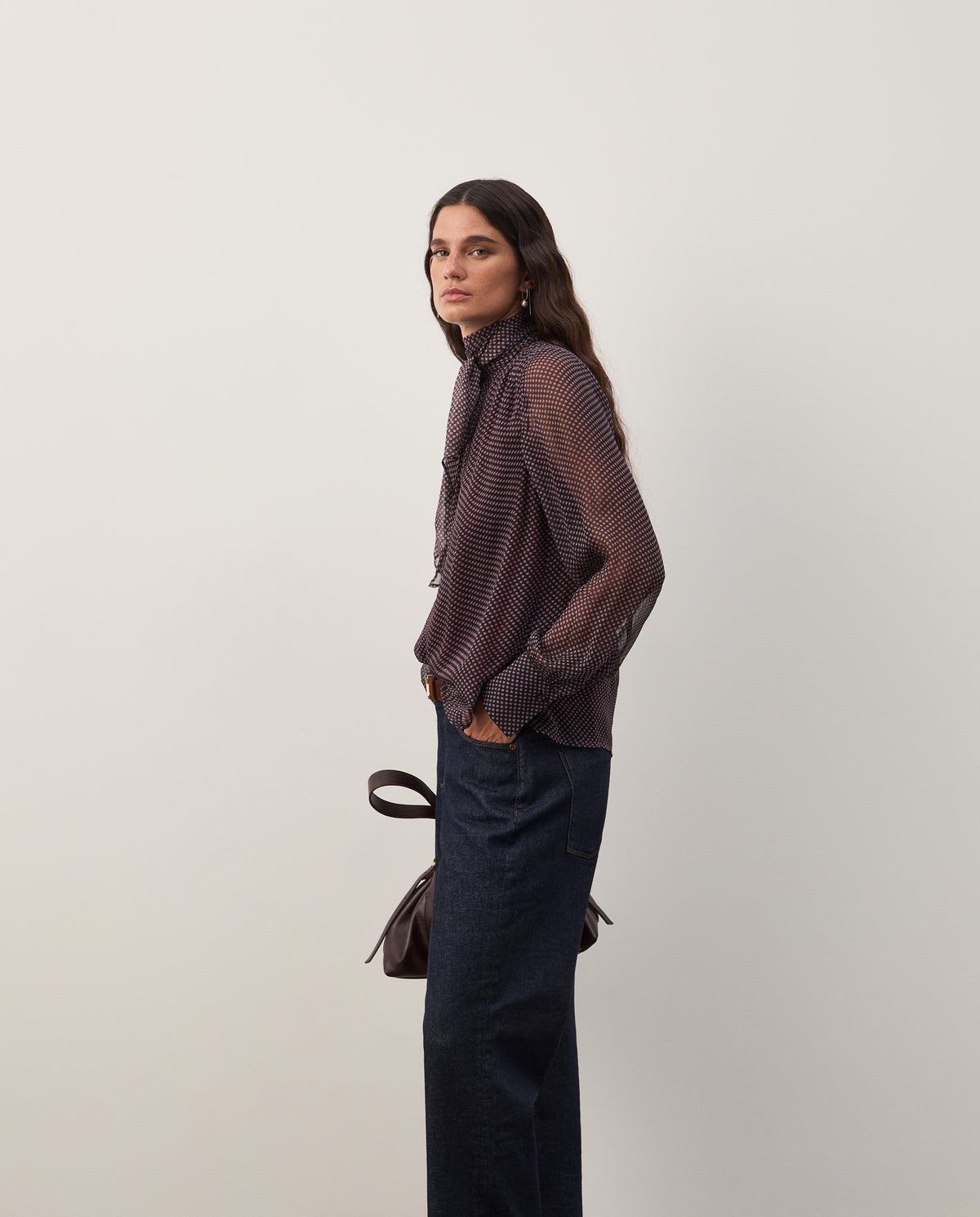 Blusa estampada com laçada
