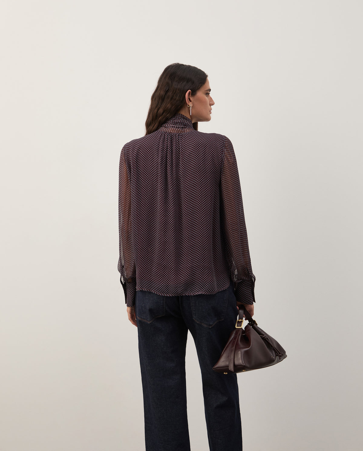 Blusa estampada com laçada