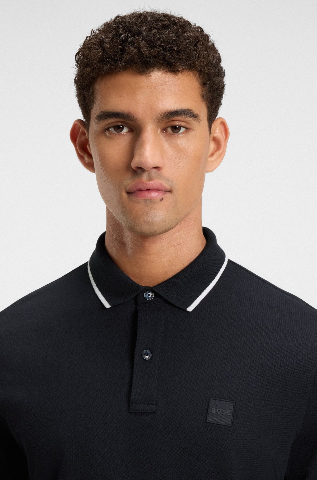 Polo de malha de ajuste slim em algodão piqué elástico