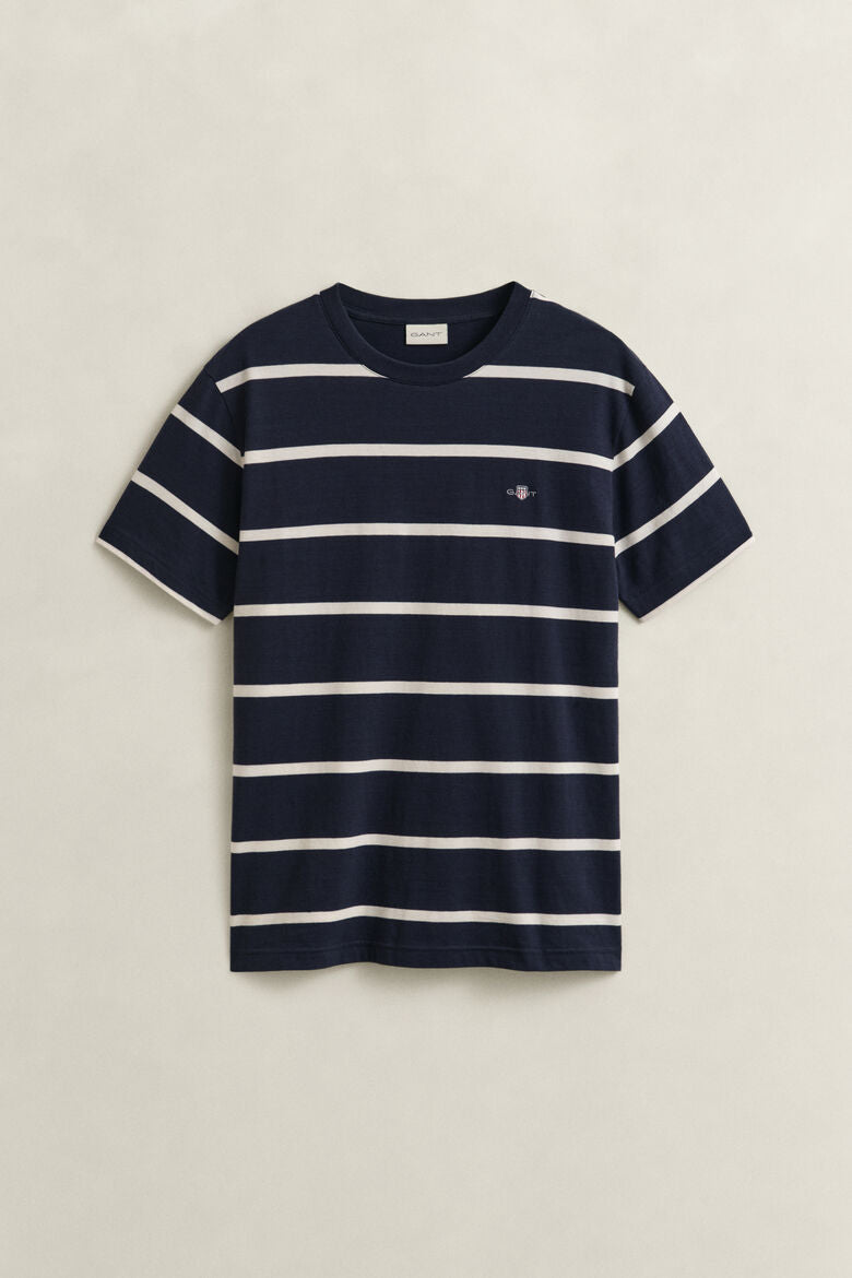 T-shirt às riscas